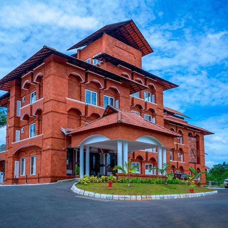Kumbanad Heritage Hotel Vennikulam Kültér fotó