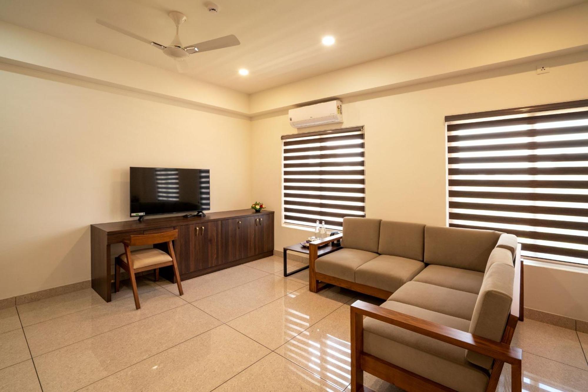 Kumbanad Heritage Hotel Vennikulam Kültér fotó