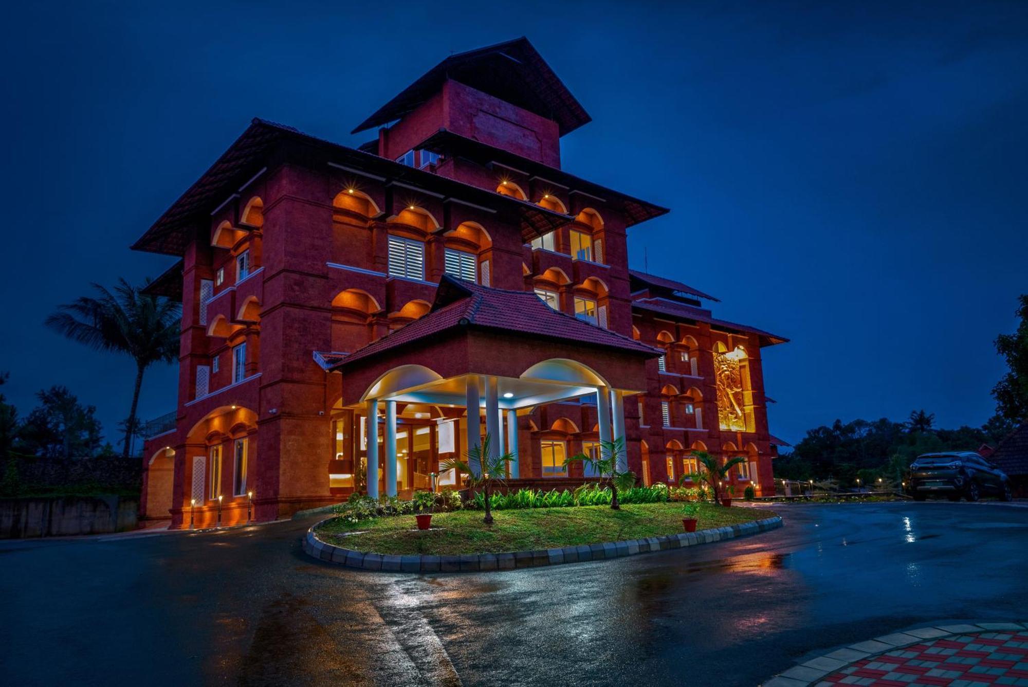 Kumbanad Heritage Hotel Vennikulam Kültér fotó