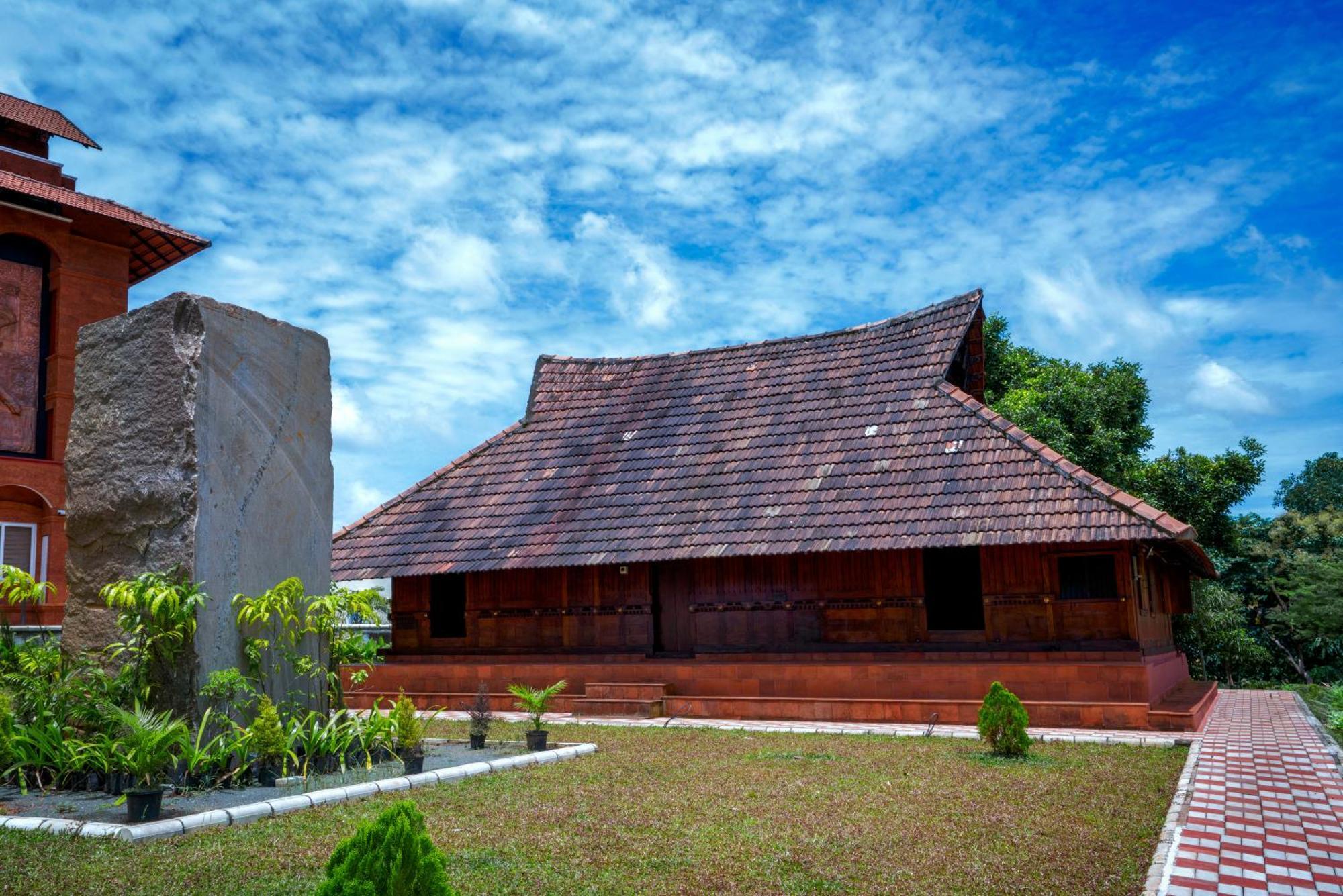 Kumbanad Heritage Hotel Vennikulam Kültér fotó
