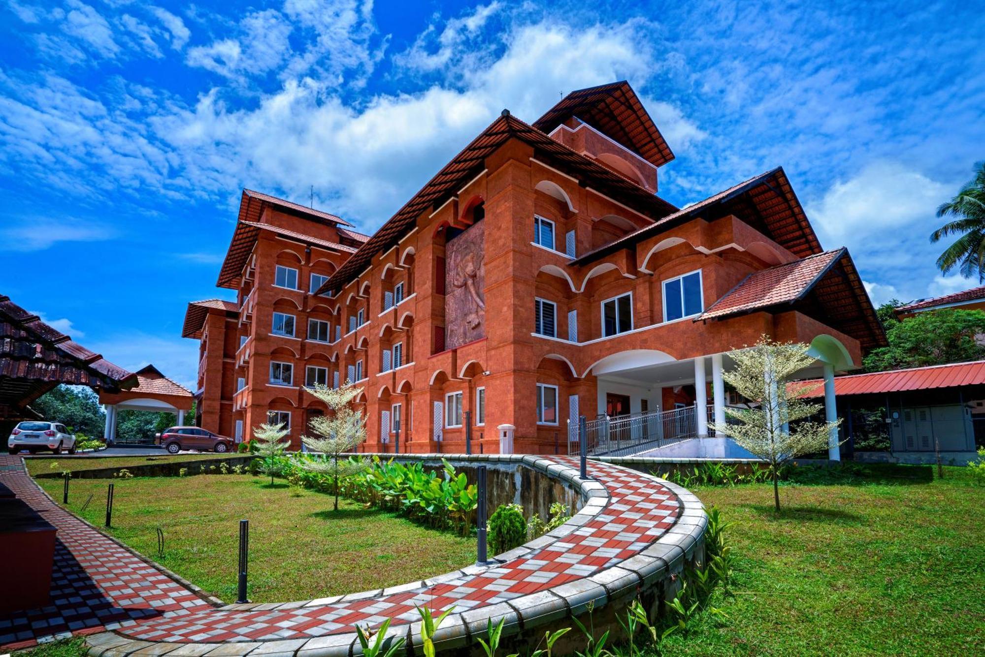 Kumbanad Heritage Hotel Vennikulam Kültér fotó