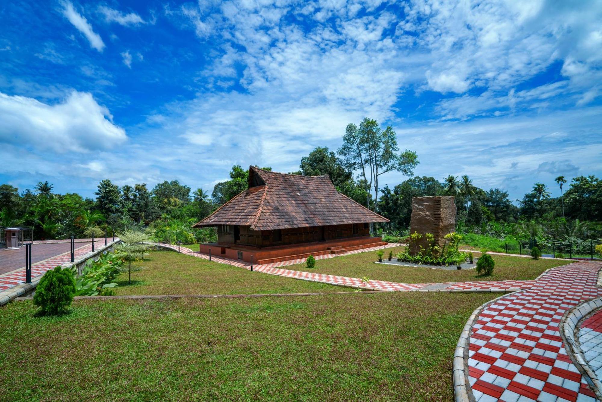 Kumbanad Heritage Hotel Vennikulam Kültér fotó